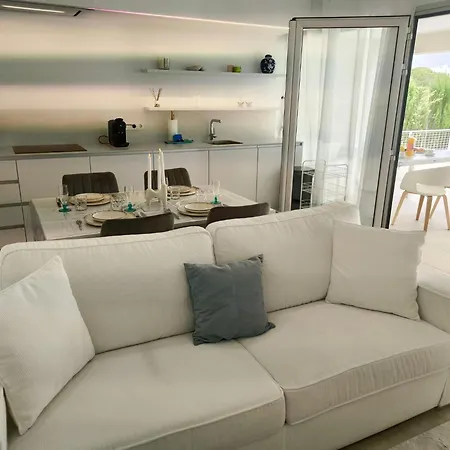 Semesterbostad Elegant Ground Floor In La Coronelita, Balcones, With Communal Pool *